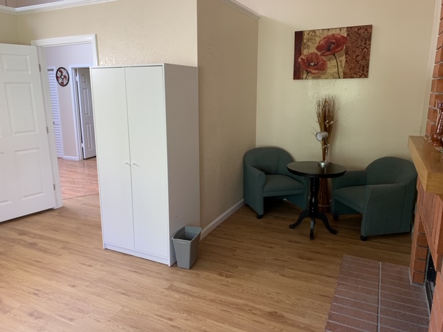 Additional seating area in room giving it feel of a mini suite.